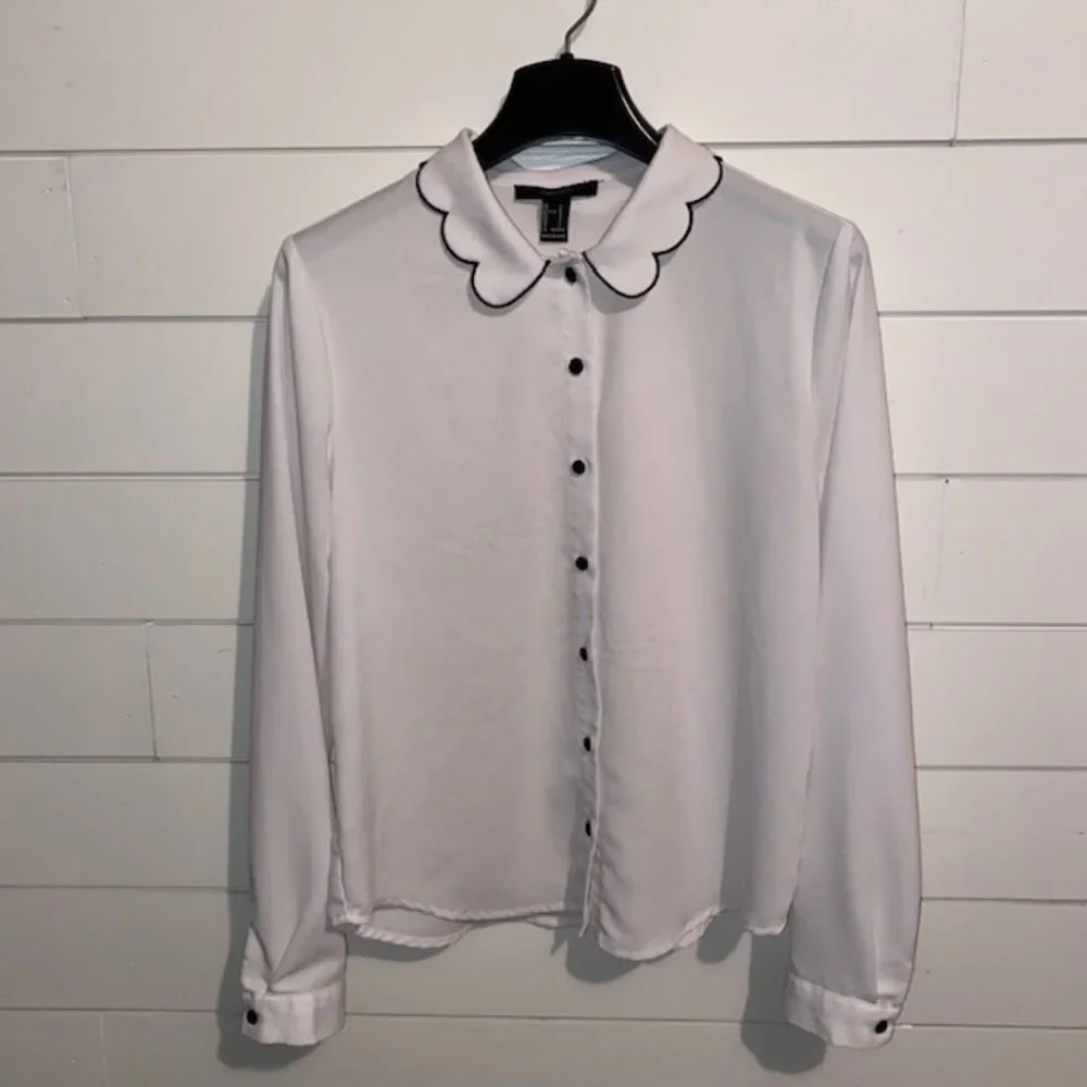 Forever 21 Scalloped Collar White Button-Down Shirt – Black Trim, Small - Picture 5 of 5